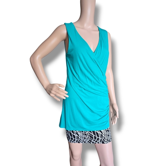 Ann Klein Women's Green Crossover Ruched Tank Top - Picture 3 of 16